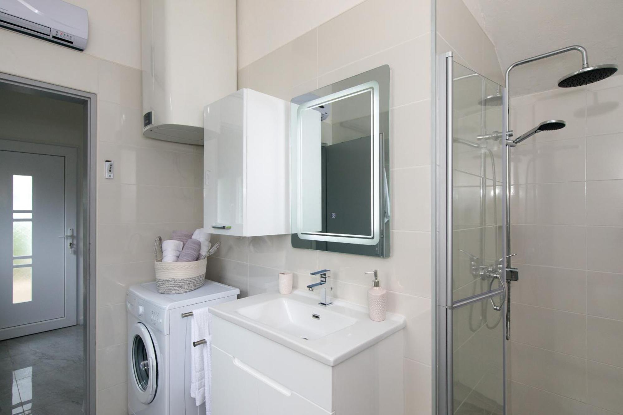Apartment Tara With Seaview Đảo Krk Ngoại thất bức ảnh
