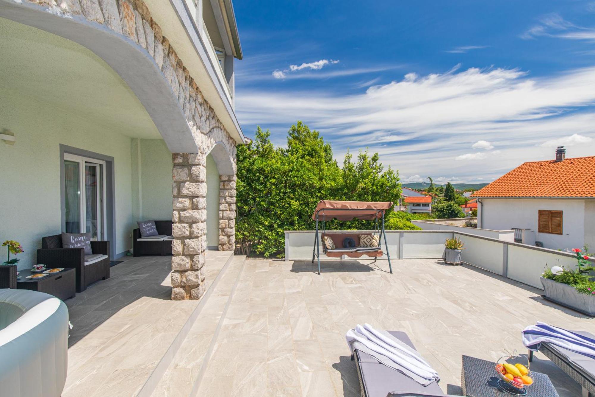 Apartment Tara With Seaview Đảo Krk Ngoại thất bức ảnh