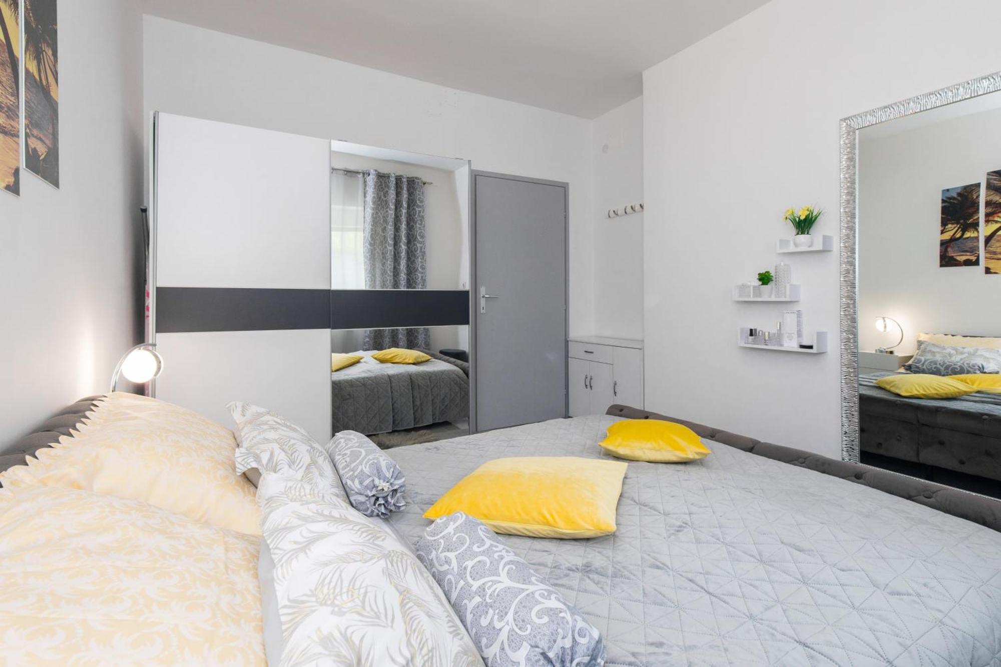 Apartment Tara With Seaview Đảo Krk Ngoại thất bức ảnh