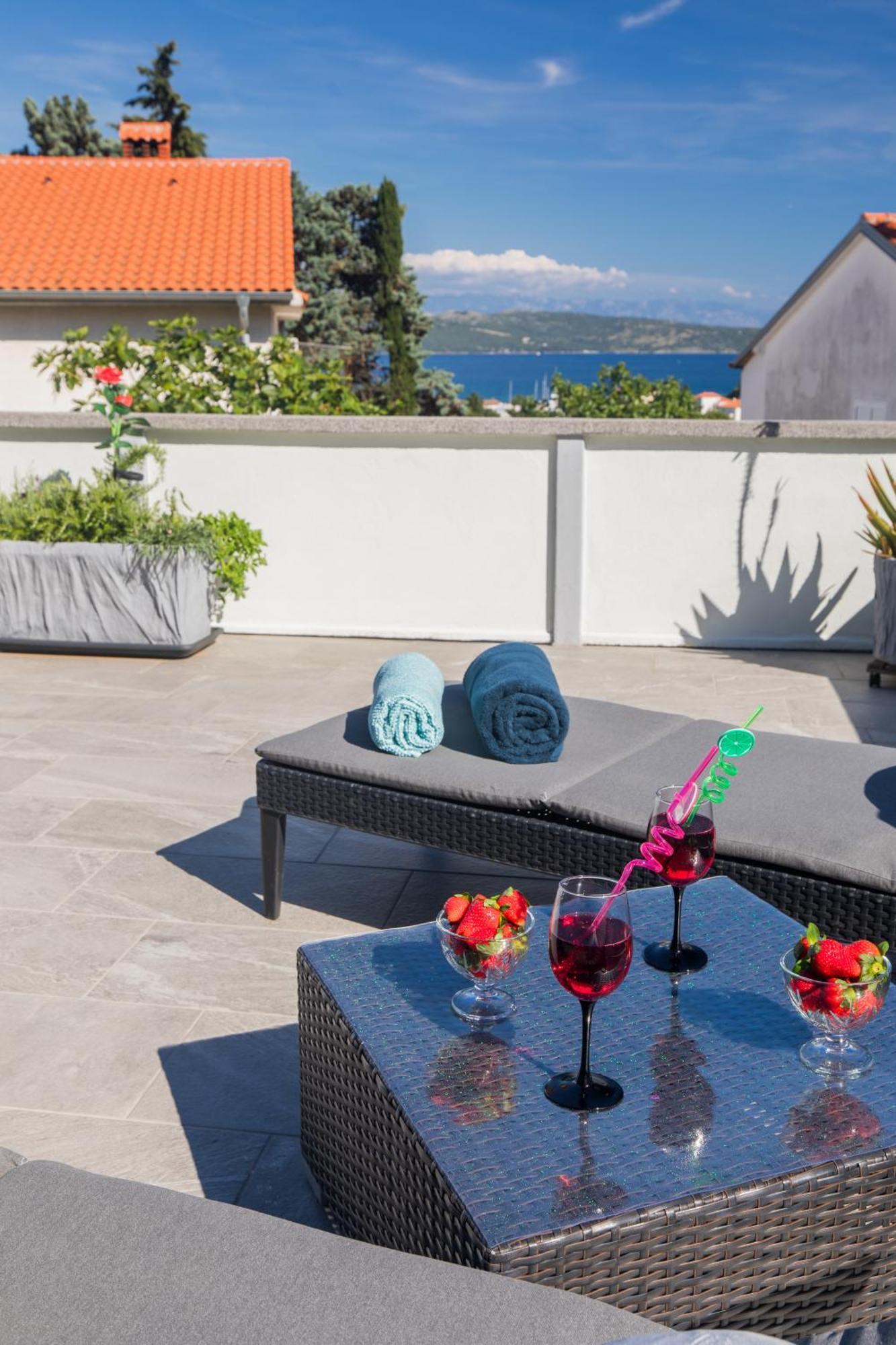 Apartment Tara With Seaview Đảo Krk Ngoại thất bức ảnh